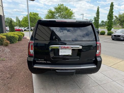 Used 2019 GMC Yukon XL Denali w/ Denali Ultimate Package AWD/4WD image 5