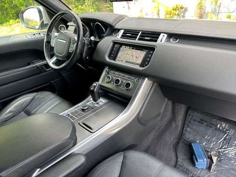 Used 2016 Land Rover Range Rover Sport SE image 52