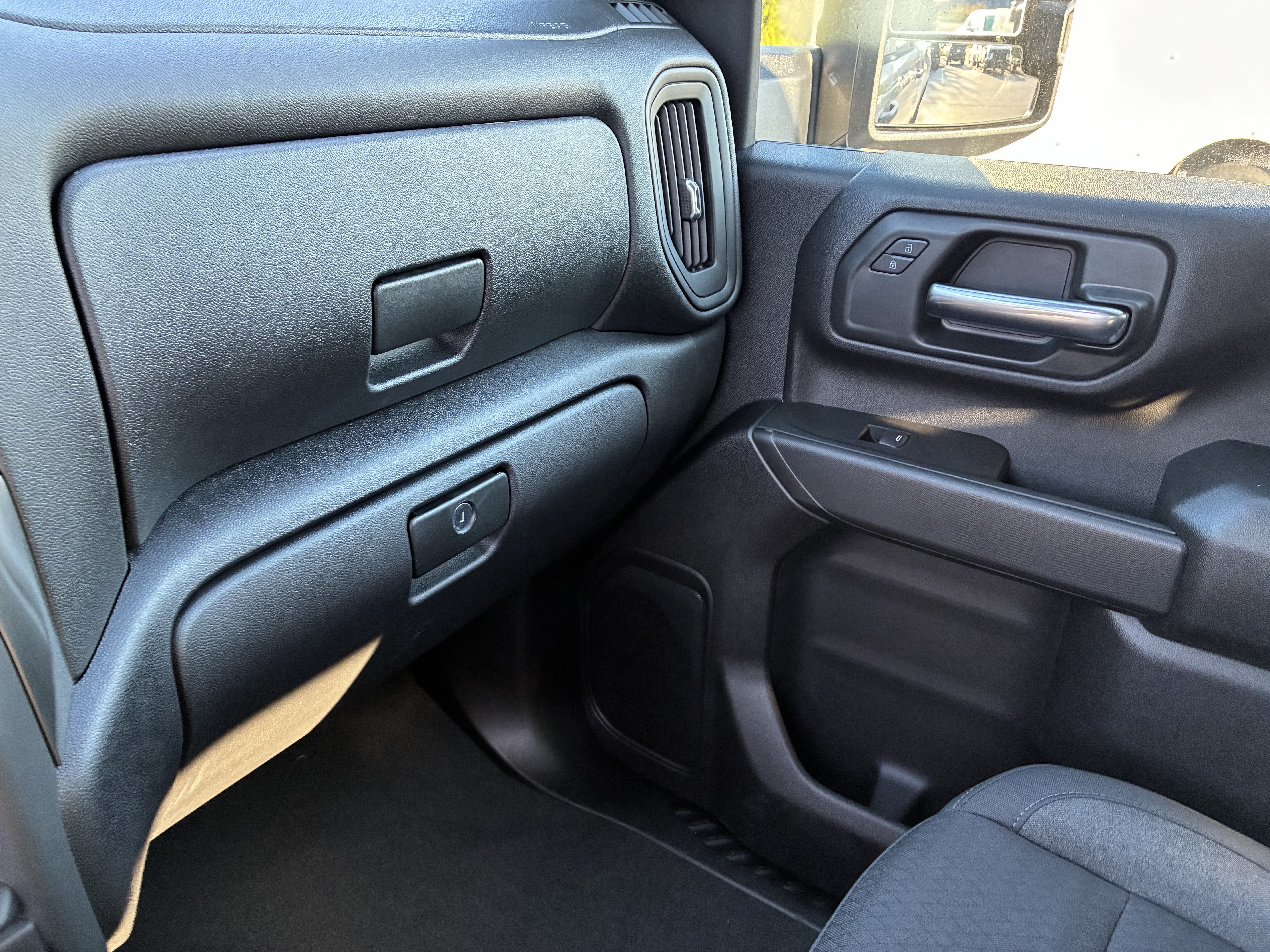 New 2026 Chevrolet Silverado 2500 Custom w/ Custom Value Package AWD/4WD image 35