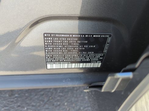 New 2026 Volkswagen Tiguan SE R-Line image 24