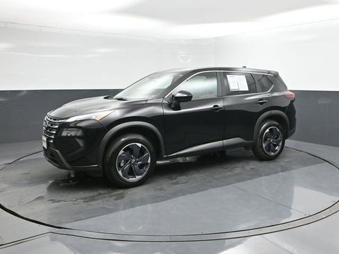 Used 2025 Nissan Rogue SV image 34