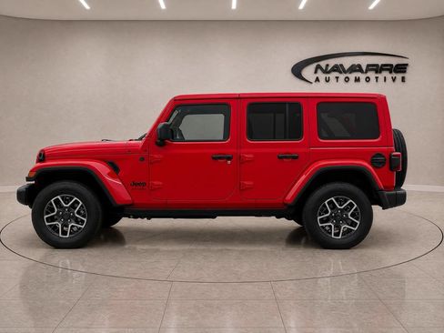 Used 2025 Jeep Wrangler Unlimited Sahara AWD/4WD image 4