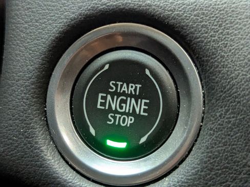 Used 2022 Chevrolet Suburban RST w/ Sport Performance Package image 27