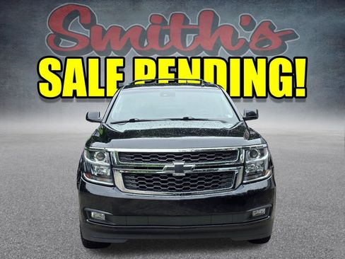 Used 2018 Chevrolet Suburban LT w/ Luxury Package AWD/4WD image 2