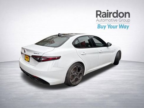 Used 2024 Alfa Romeo Giulia Veloce image 8