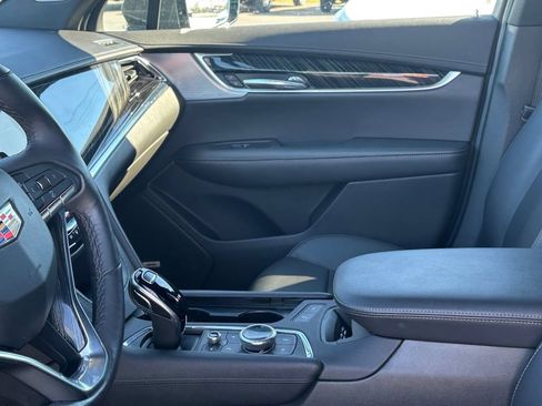 Used 2023 Cadillac XT6 Premium Luxury AWD/4WD image 13
