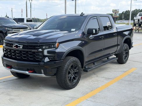 Used 2022 Chevrolet Silverado 1500 ZR2 w/ Technology Package AWD/4WD image 1