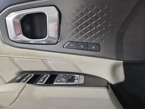 Certified 2023 Kia Sorento SX Prestige image 31