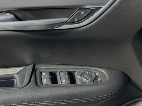 Used 2020 Cadillac XT5 Luxury w/ LPO, Floor Liner Package FWD image 17