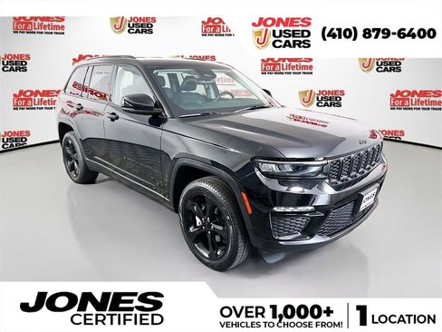 Used 2023 Jeep Grand Cherokee Limited w/ Black Appearance Package AWD/4WD image 1