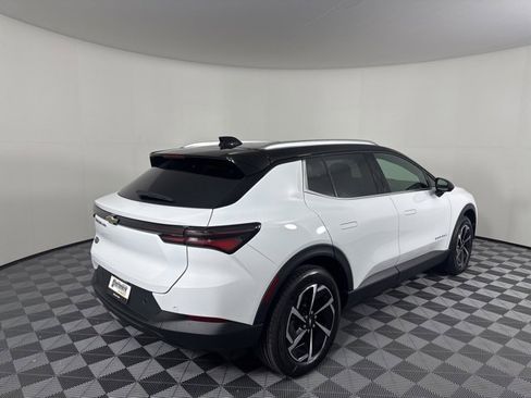 New 2026 Chevrolet Equinox EV LT image 3