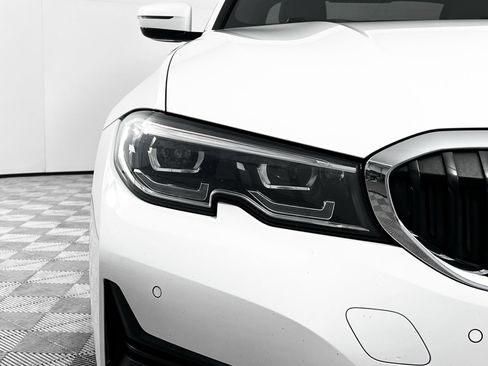 Used 2022 BMW 330i Sedan w/ Driving Assistance Package image 10