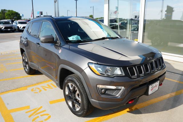 Used 2018 Jeep Compass Trailhawk w/ Cold Weather Group AWD/4WD image 30