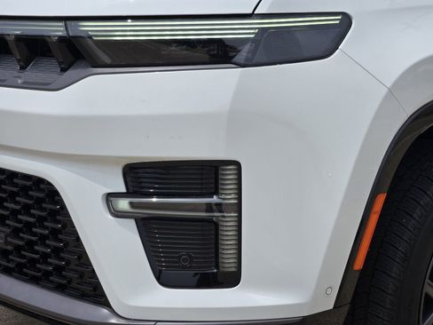 New 2026 Jeep Grand Wagoneer Limited AWD/4WD image 10