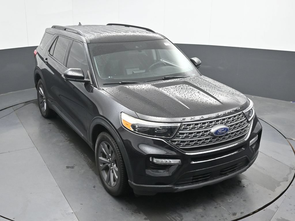 Used 2022 Ford Explorer XLT w/ Equipment Group 202A AWD/4WD image 37