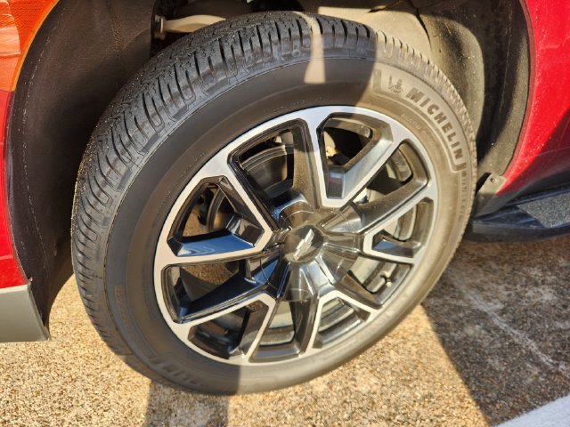 Used 2024 Chevrolet Suburban RST w/ Luxury Package RWD image 10