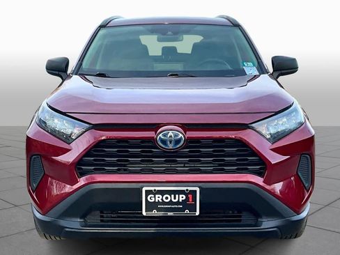 Used 2019 Toyota RAV4 LE w/ Carpet Mat Package image 4