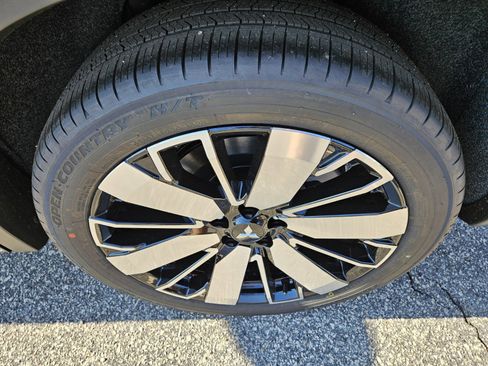 New 2026 Mitsubishi Outlander SEL image 11