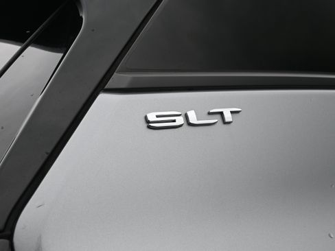 Used 2023 GMC Terrain SLT image 10