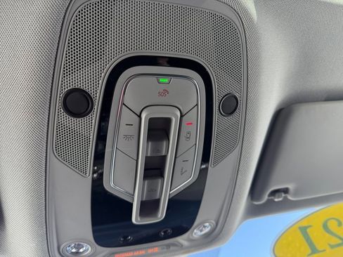 Used 2021 Audi Q5 Premium image 25