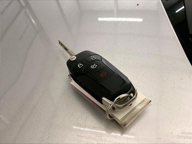 Used 2013 Ford Fusion SE FWD image 10