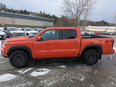 Used 2025 Nissan Frontier PRO-4X w/ Pro Convenience Package image 4