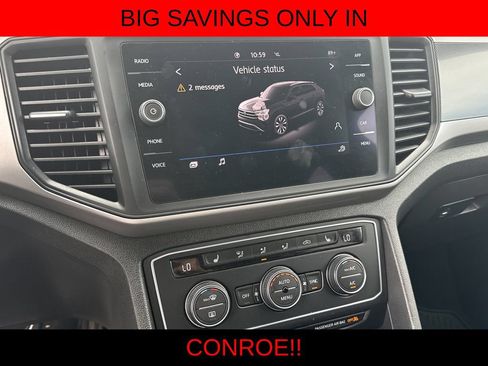 Used 2020 Volkswagen Atlas Cross Sport SE w/ Panoramic Sunroof Package FWD image 23