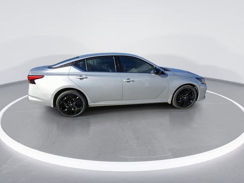 Certified 2023 Nissan Altima 2.5 SR image 9