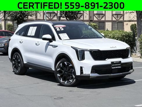 Certified 2025 Kia Sorento EX w/ Panoramic Sunroof Package FWD image 2