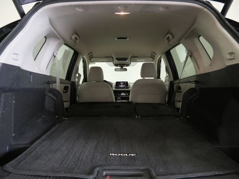 Used 2025 Nissan Rogue SV image 27