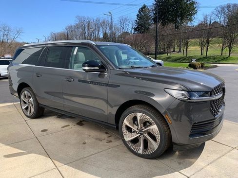 New 2026 Lincoln Navigator L Black Label AWD/4WD image 8