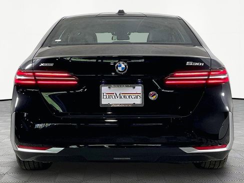New 2026 BMW 530i xDrive w/ Premium Package AWD/4WD image 7