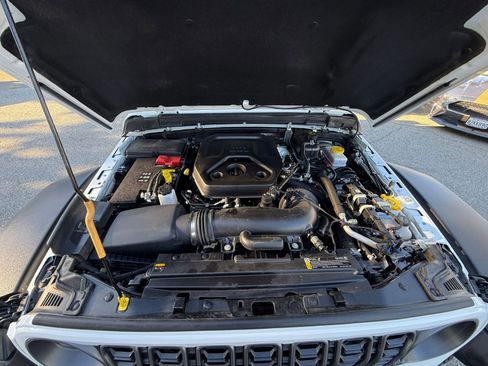 Used 2025 Jeep Wrangler Unlimited Rubicon image 28