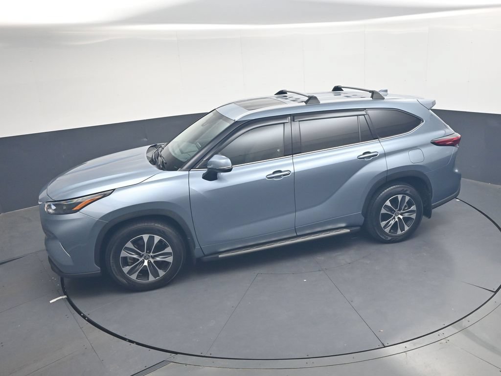 Used 2022 Toyota Highlander XLE FWD image 24