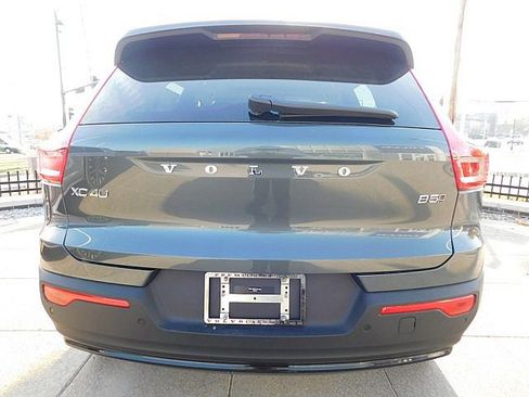 New 2026 Volvo XC40 B5 Ultra w/ Climate Package image 9