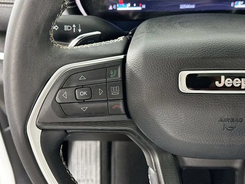 Used 2023 Jeep Grand Cherokee L Laredo AWD/4WD image 23
