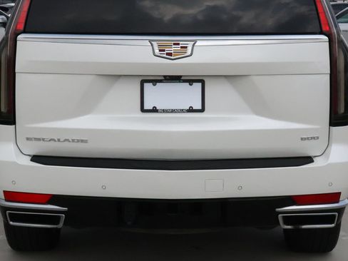 Used 2022 Cadillac Escalade ESV Premium Luxury Platinum image 10