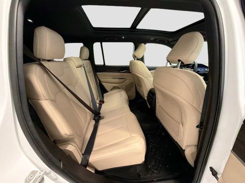 Used 2023 Jeep Grand Cherokee Limited image 23