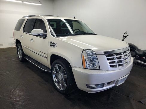 Used 2009 Cadillac Escalade 4WD Hybrid image 3