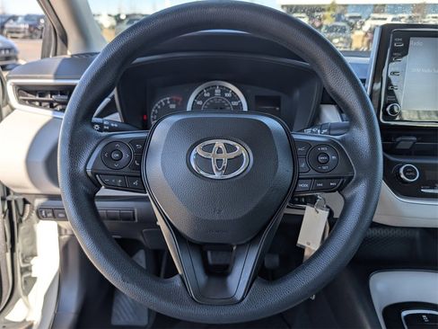 Used 2021 Toyota Corolla LE image 10