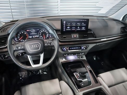 Used 2024 Audi Q5 2.0T Premium w/ Convenience Package image 21