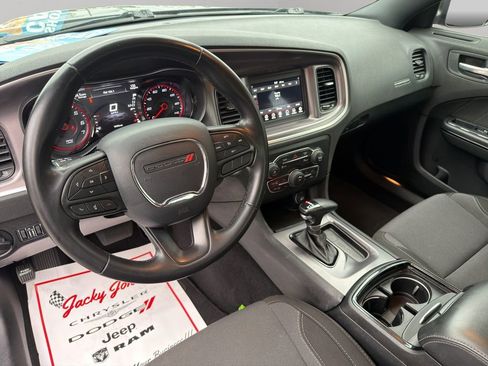 Used 2020 Dodge Charger SXT w/ Blacktop Package image 5