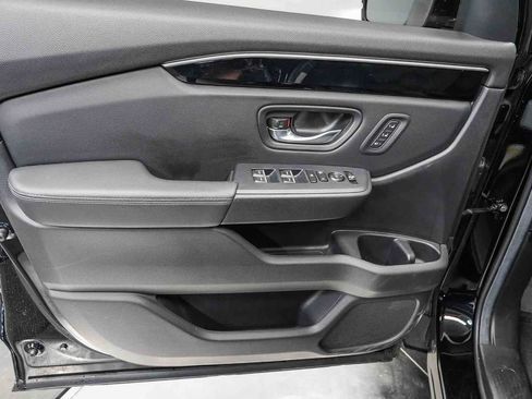 Used 2025 Honda Pilot EX-L image 21