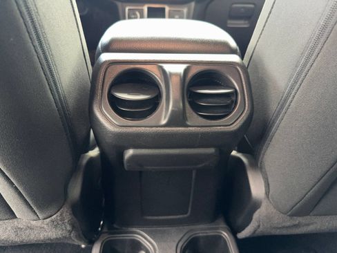 Used 2023 Jeep Wrangler Unlimited Sport AWD/4WD image 38