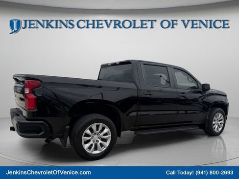 Used 2022 Chevrolet Silverado 1500 Custom w/ Safety Confidence Package RWD image 4
