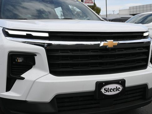 Used 2024 Chevrolet Traverse LS FWD image 29