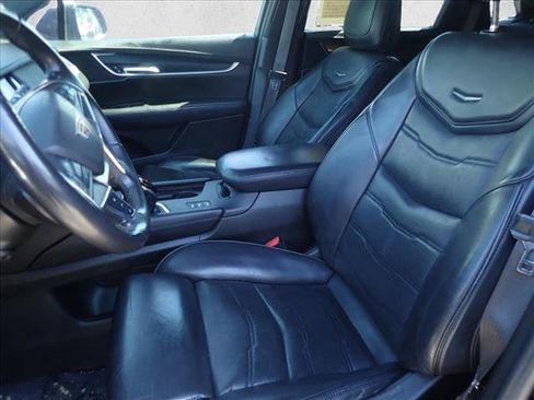 Used 2017 Cadillac XT5 Platinum w/ Driver Assist Package AWD/4WD image 12