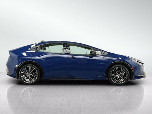 Used 2024 Toyota Prius XLE AWD/4WD image 6