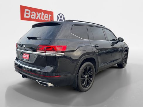 Certified 2023 Volkswagen Atlas SE w/ Black Wheel Package image 12