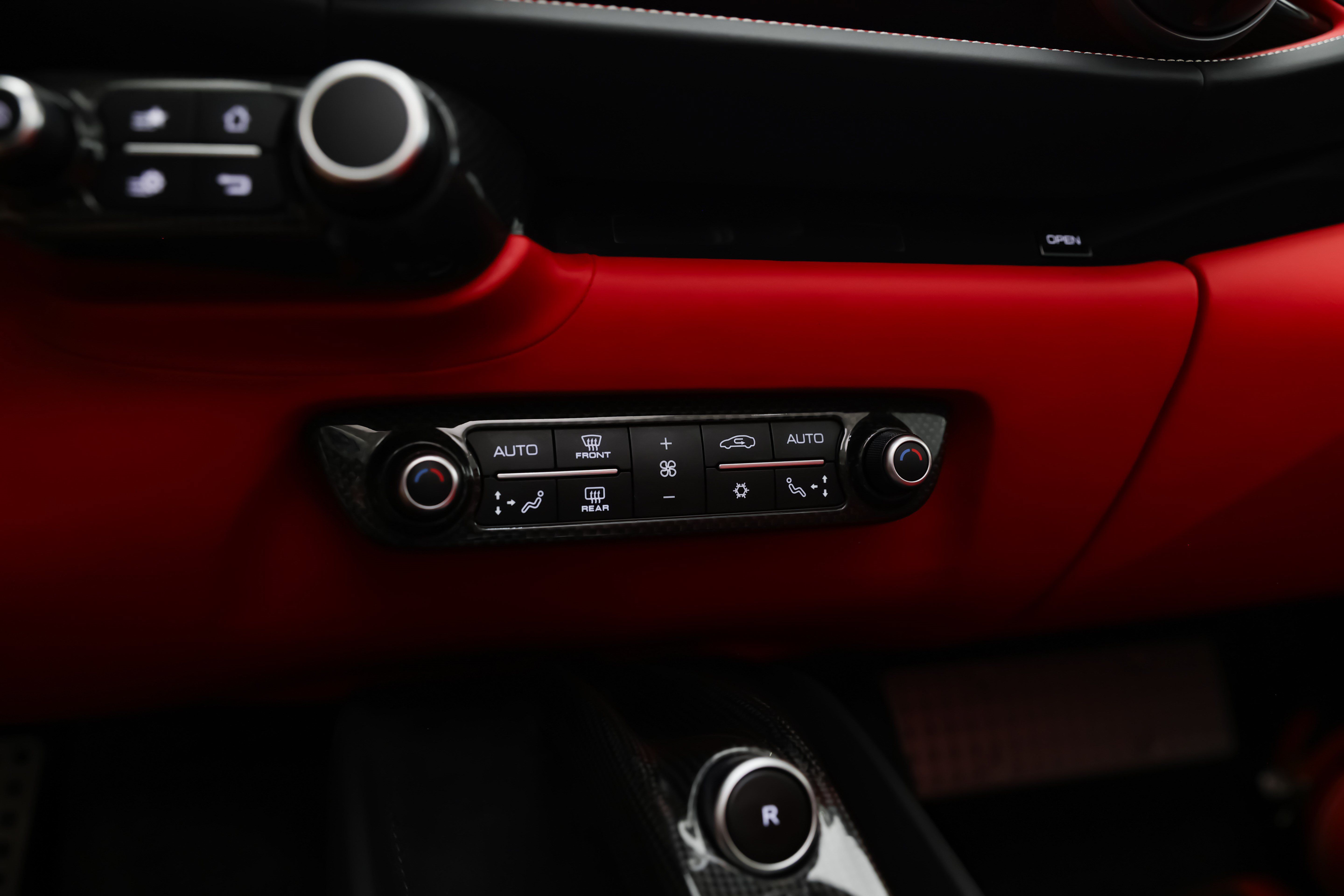 Used 2021 Ferrari 812 GTS RWD image 13